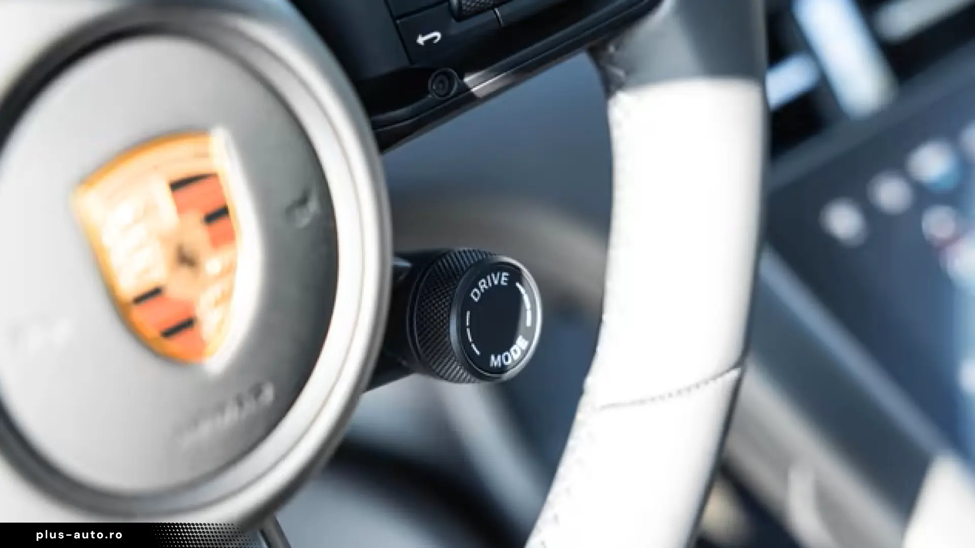 Porsche Taycan 4 Black Edition LED-Matrix Surround