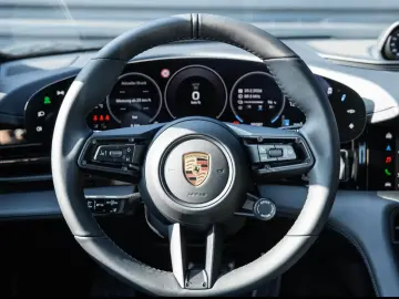 Porsche Taycan 4 Black Edition LED-Matrix Surround
