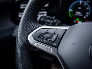 Volkswagen Tiguan - 1.5 eHybrid R-Line Edition