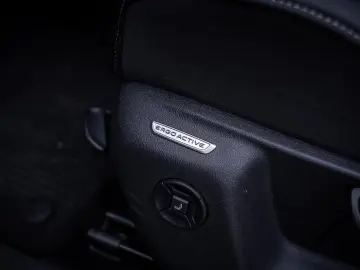 Volkswagen Tiguan - 1.5 eHybrid R-Line Edition