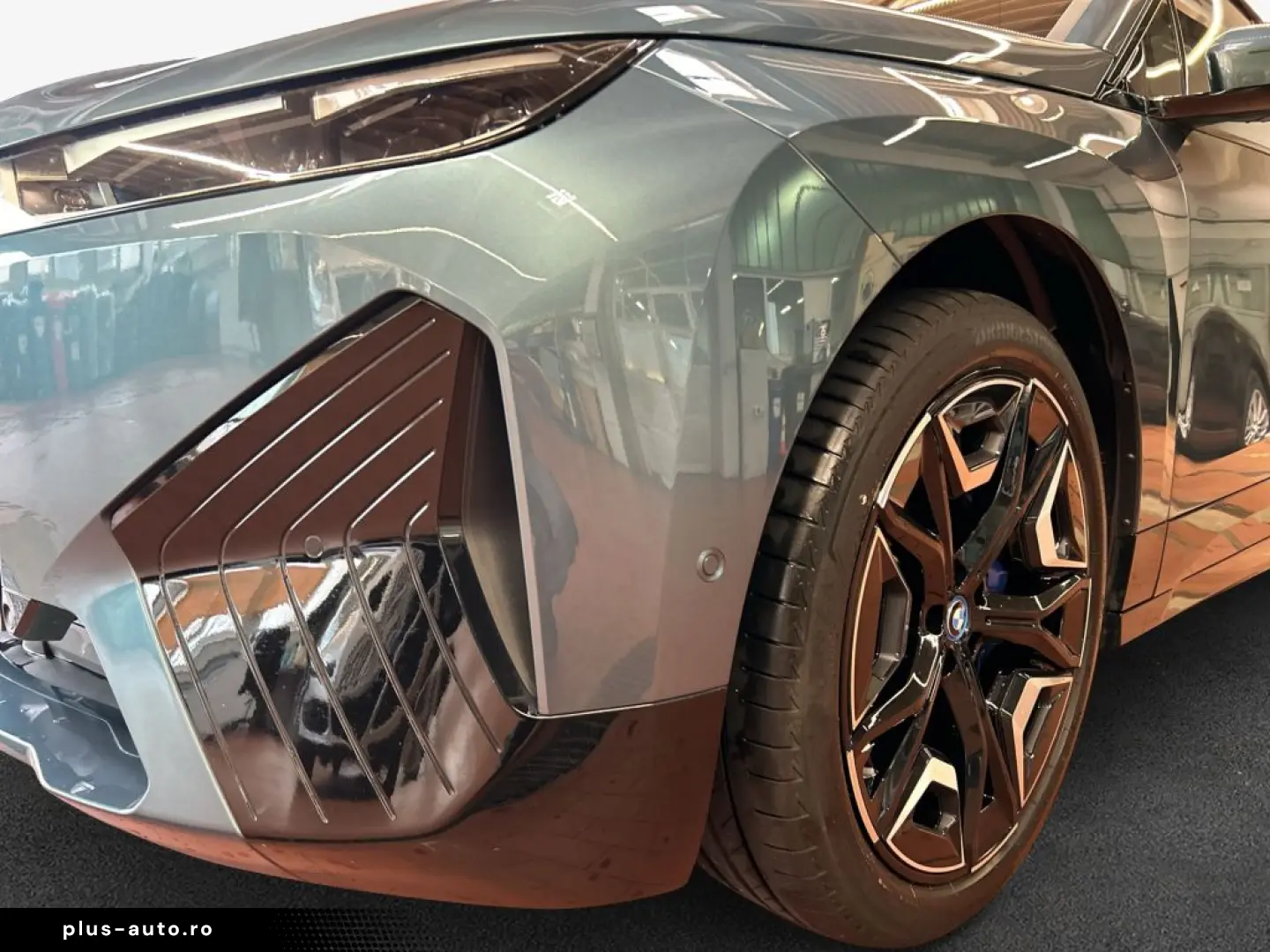 BMW iX xDrive40  AHK Pano H K