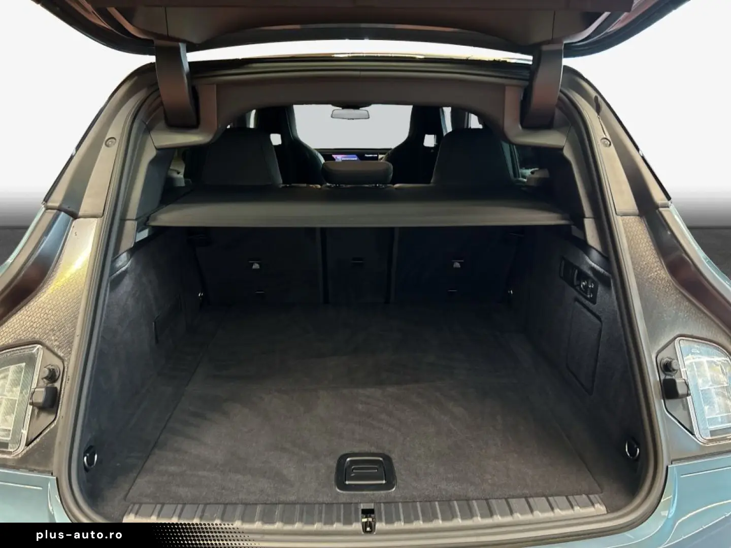 BMW iX xDrive40  AHK Pano H K