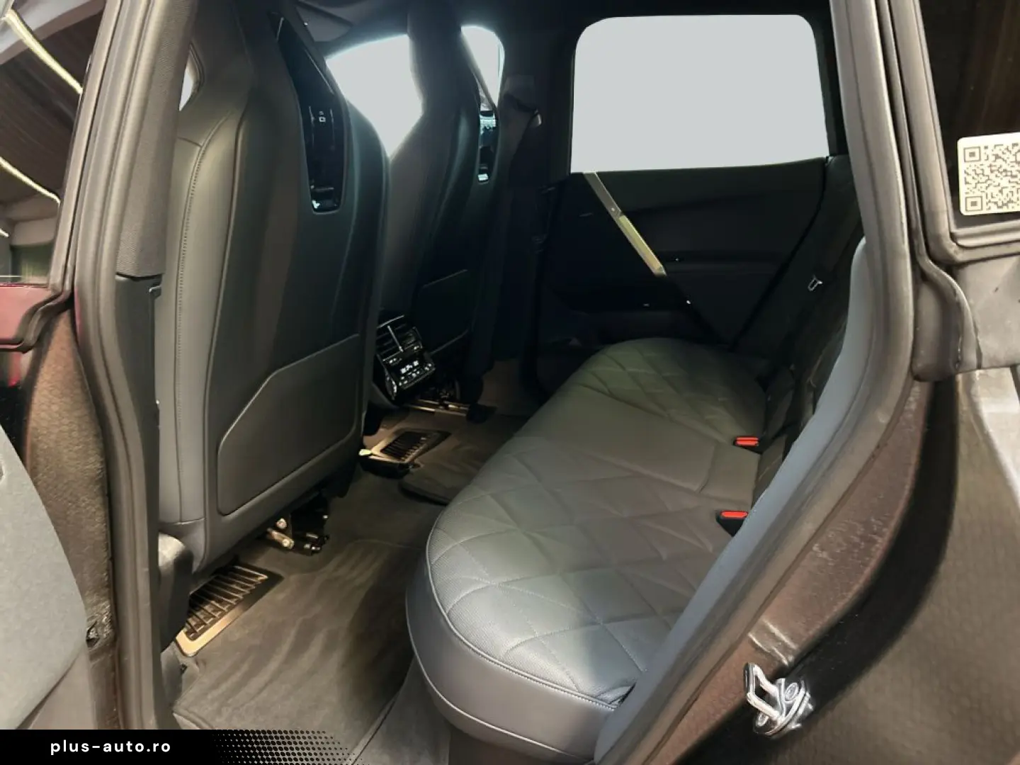 BMW iX xDrive40  AHK Pano H K