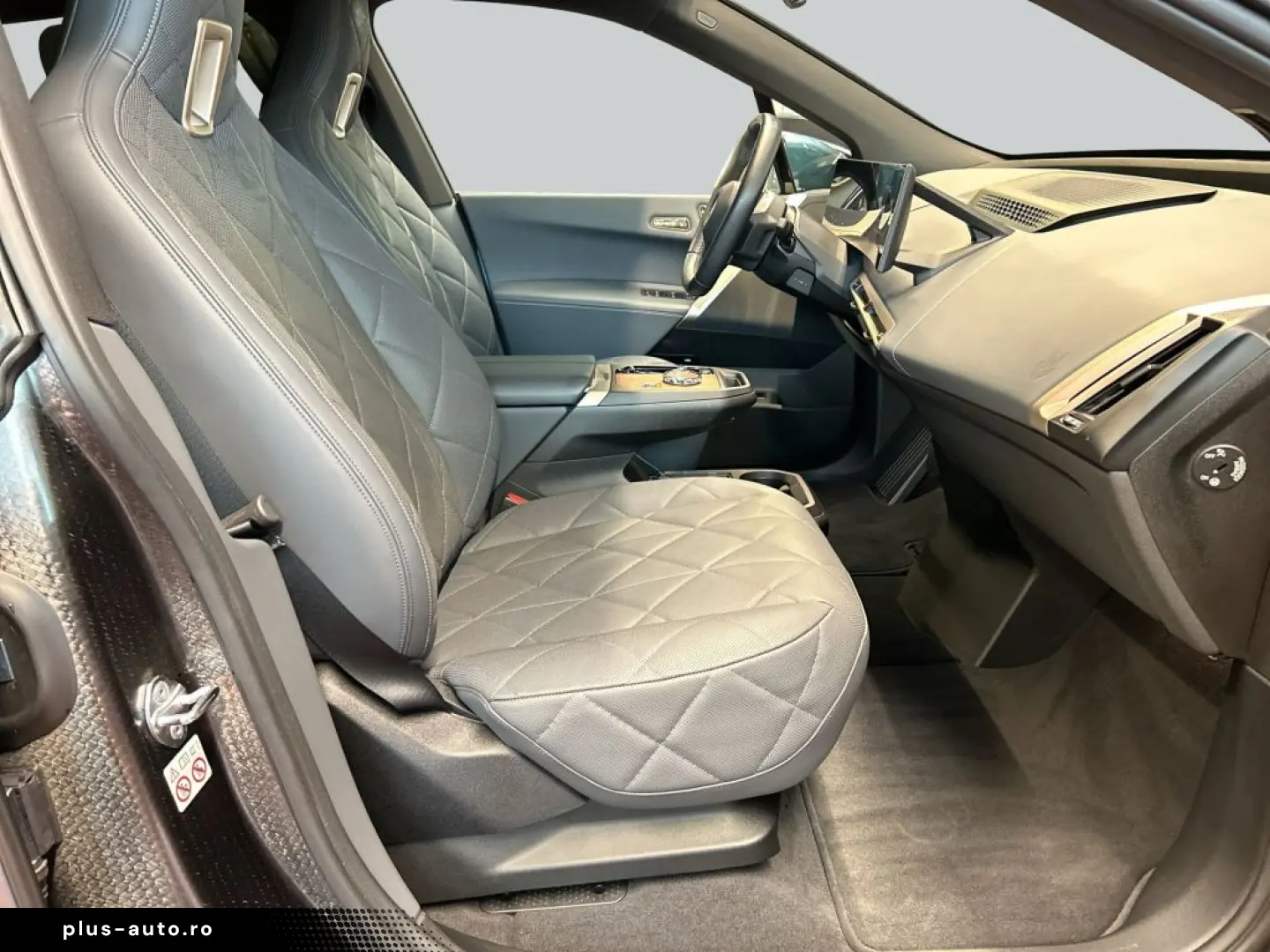 BMW iX xDrive40  AHK Pano H K