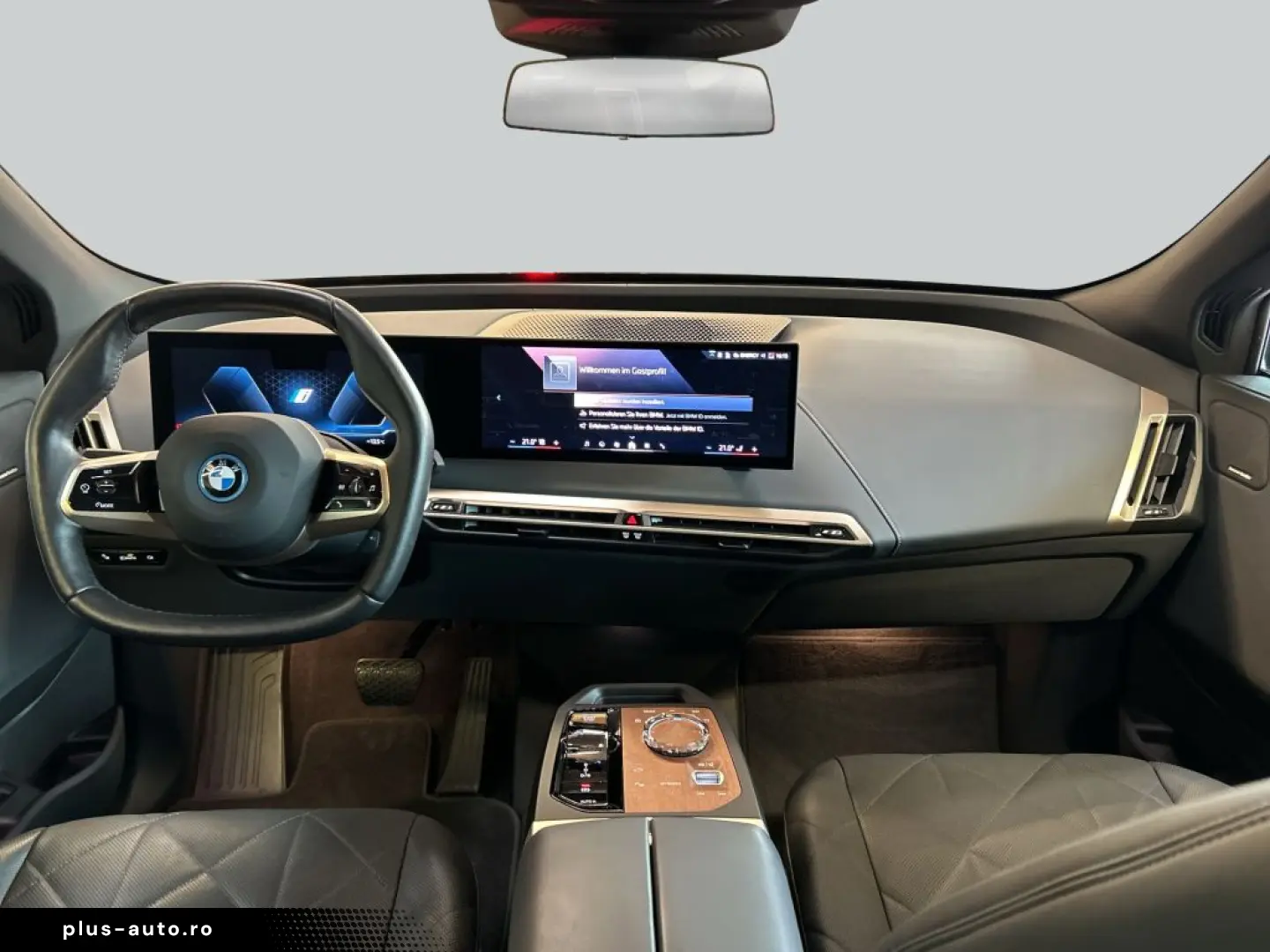 BMW iX xDrive40  AHK Pano H K