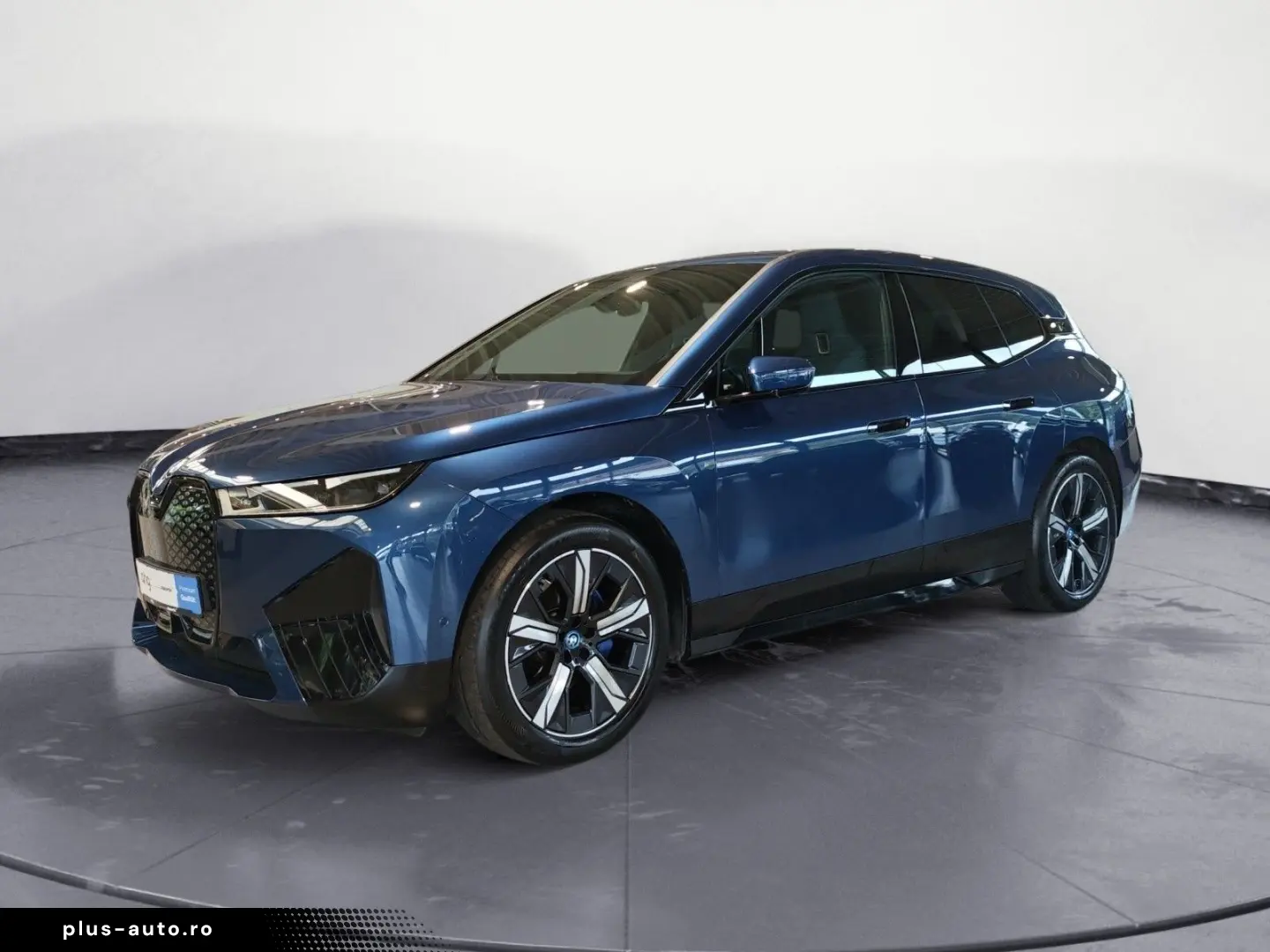 BMW iX xDrive40 AHK ACC Laserlicht