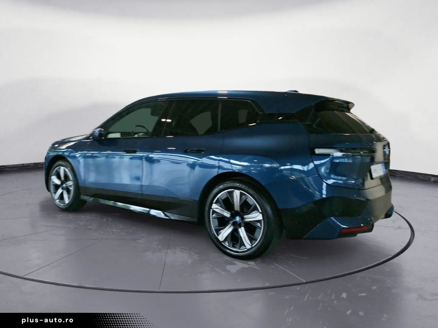 BMW iX xDrive40 AHK ACC Laserlicht