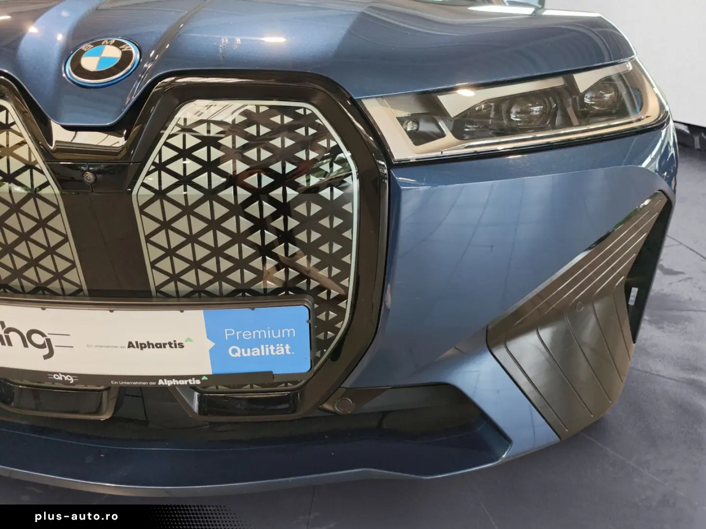 BMW iX xDrive40 AHK ACC Laserlicht