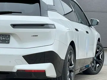 BMW iX 50 xDrive Sport Sitzbelüftung Pano 360  H K