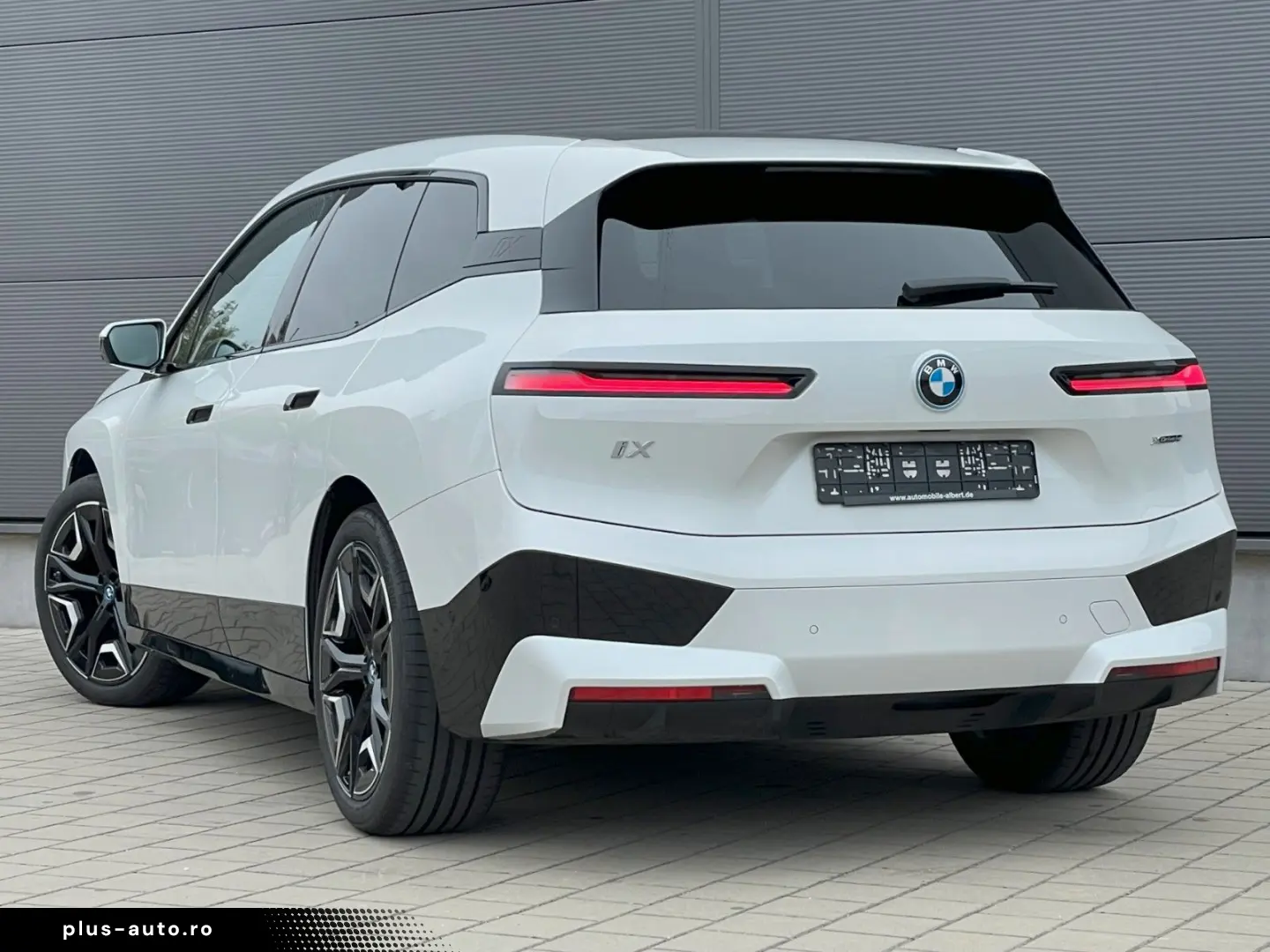BMW iX 50 xDrive Sport Sitzbelüftung Pano 360  H K