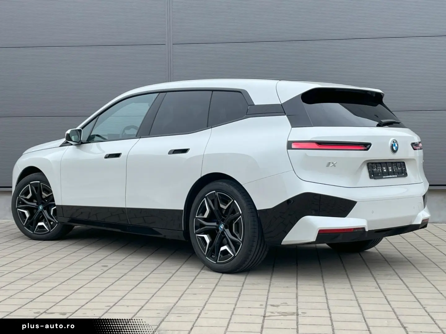 BMW iX 50 xDrive Sport Sitzbelüftung Pano 360  H K