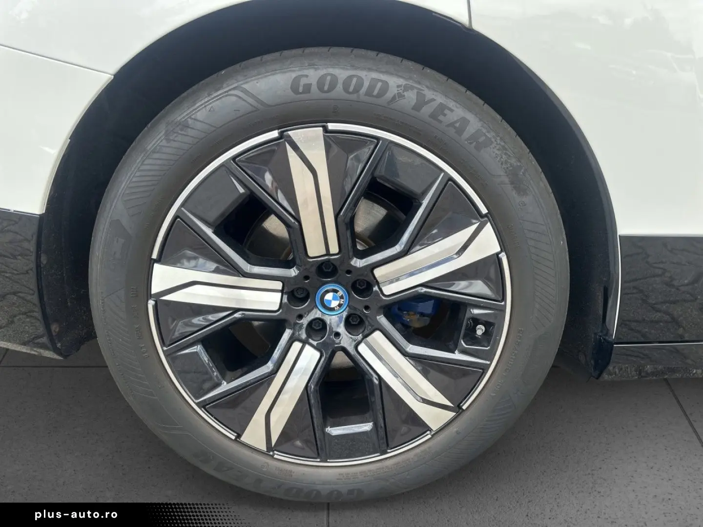 BMW iX xD 50 SPORTPAKET Laser DAPr 360  Sky H K AHK