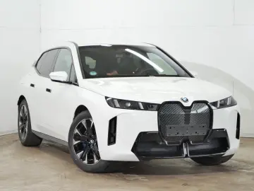 BMW iX xDrive60 M Sport Luftfederung Wärmepaket AC-P