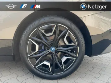 BMW iX xDrive50 Sportpaket HUD Sky Laser ACC AHK
