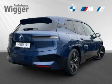 BMW iX xDrive50 HUD AHK Panoramadach Harman Kardon