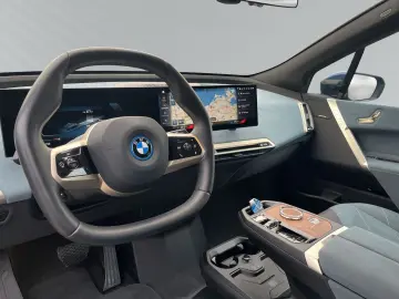 BMW iX xDrive50 HUD AHK Panoramadach Harman Kardon