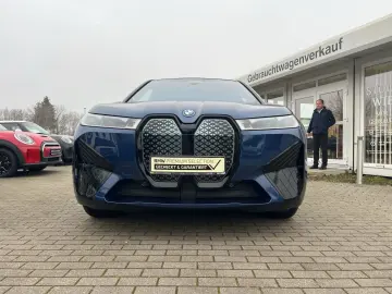 BMW iX xDrive50 HUD AHK Panoramadach Harman Kardon