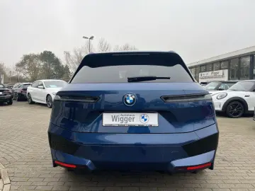 BMW iX xDrive50 HUD AHK Panoramadach Harman Kardon