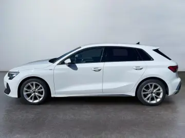 AUDI Sportback 30 TFSI Aut S-Line KAMERA LED ACC Navi