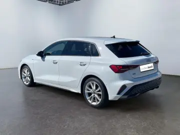 AUDI Sportback 30 TFSI Aut S-Line KAMERA LED ACC Navi
