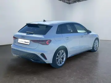 AUDI Sportback 30 TFSI Aut S-Line KAMERA LED ACC Navi