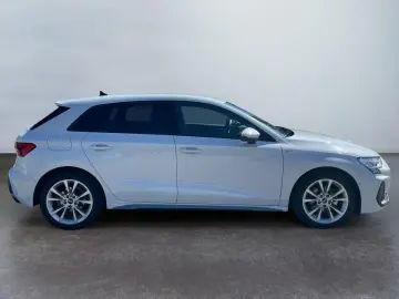AUDI Sportback 30 TFSI Aut S-Line KAMERA LED ACC Navi