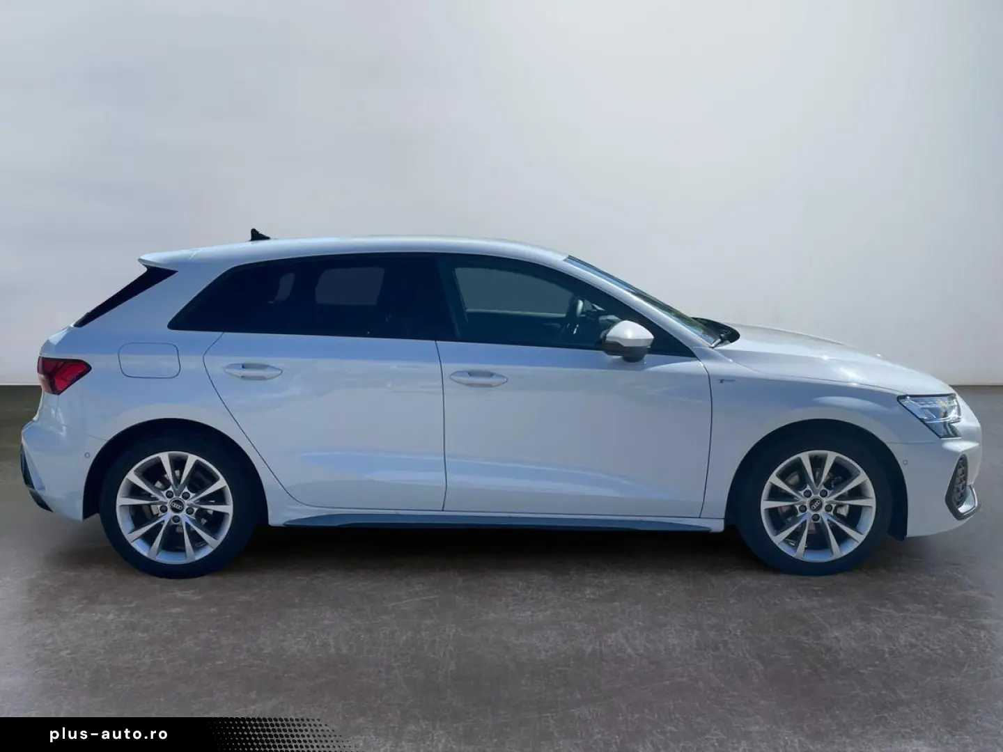AUDI Sportback 30 TFSI Aut S-Line KAMERA LED ACC Navi