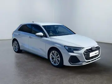 AUDI Sportback 30 TFSI Aut S-Line KAMERA LED ACC Navi