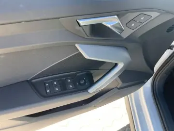 AUDI Sportback 30 TFSI Aut S-Line KAMERA LED ACC Navi