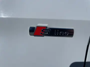 AUDI Sportback 30 TFSI Aut S-Line KAMERA LED ACC Navi