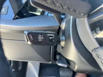 AUDI Sportback 30 TFSI Aut S-Line KAMERA LED ACC Navi