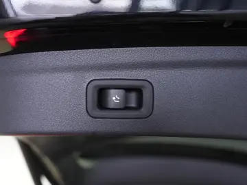 MERCEDES-BENZ GLE 300 d 4Matic  AMG Distronic Kam