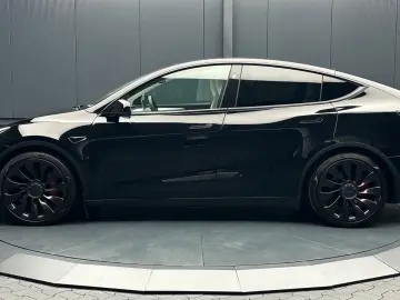 TESLA Model Y Performance Dual AWD