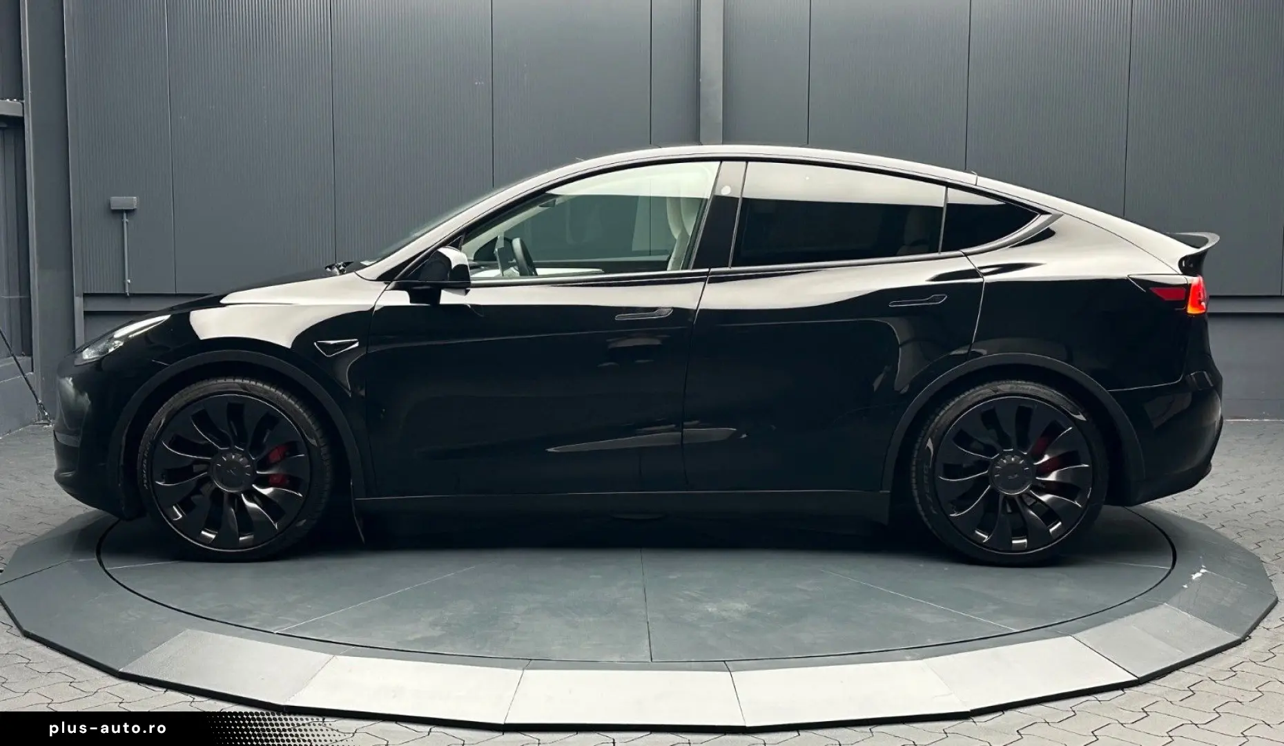 TESLA Model Y Performance Dual AWD