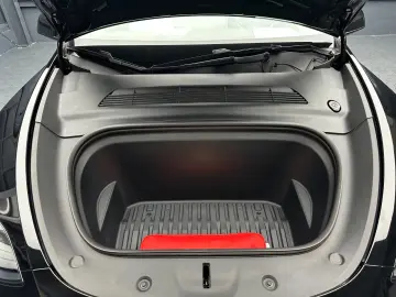 TESLA Model Y Performance Dual AWD