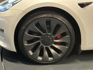 TESLA Model 3 Performance Dual AWD