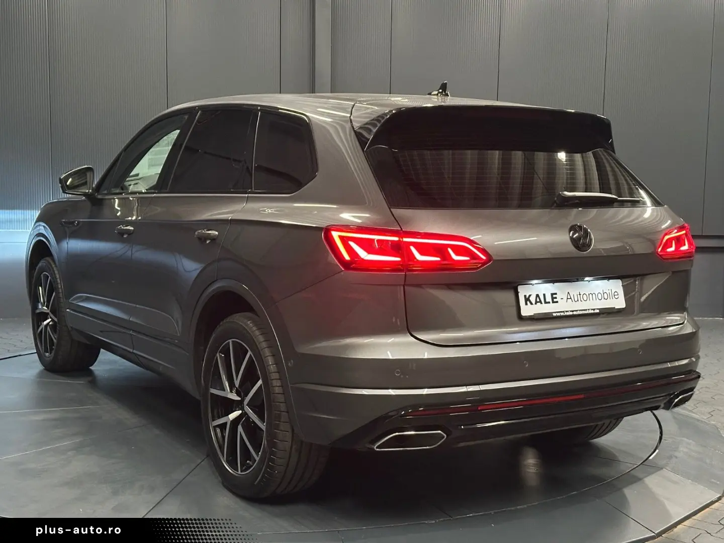 VW Touareg R-Line 4Motion Garantie 12 luni