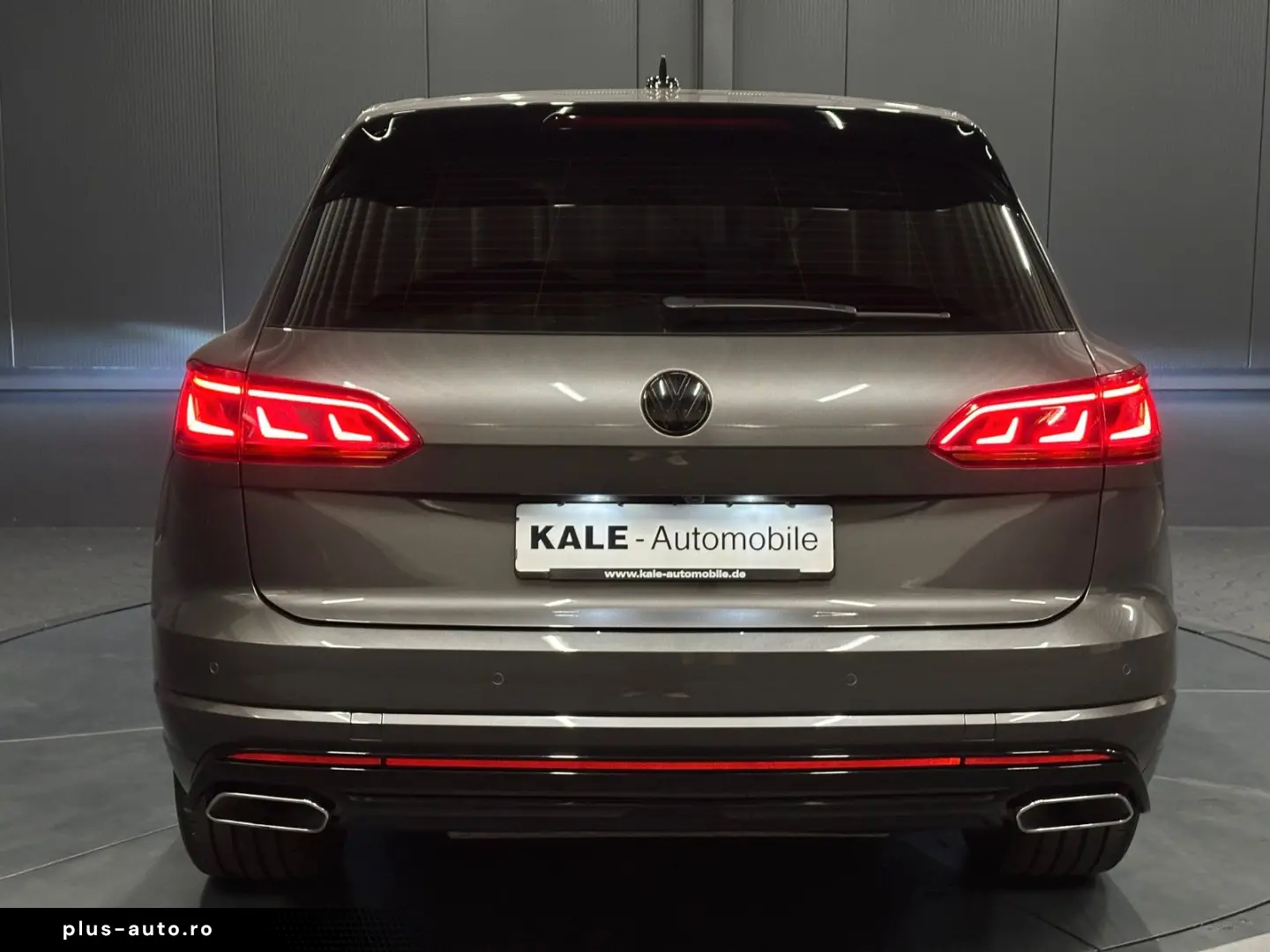 VW Touareg R-Line 4Motion Garantie 12 luni
