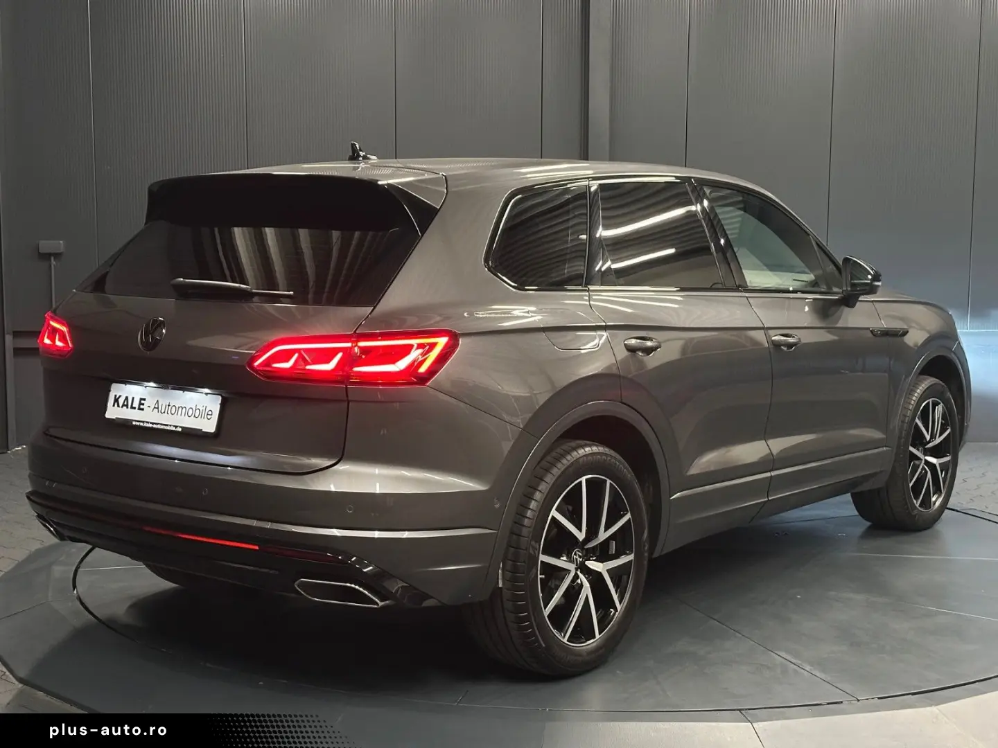 VW Touareg R-Line 4Motion Garantie 12 luni