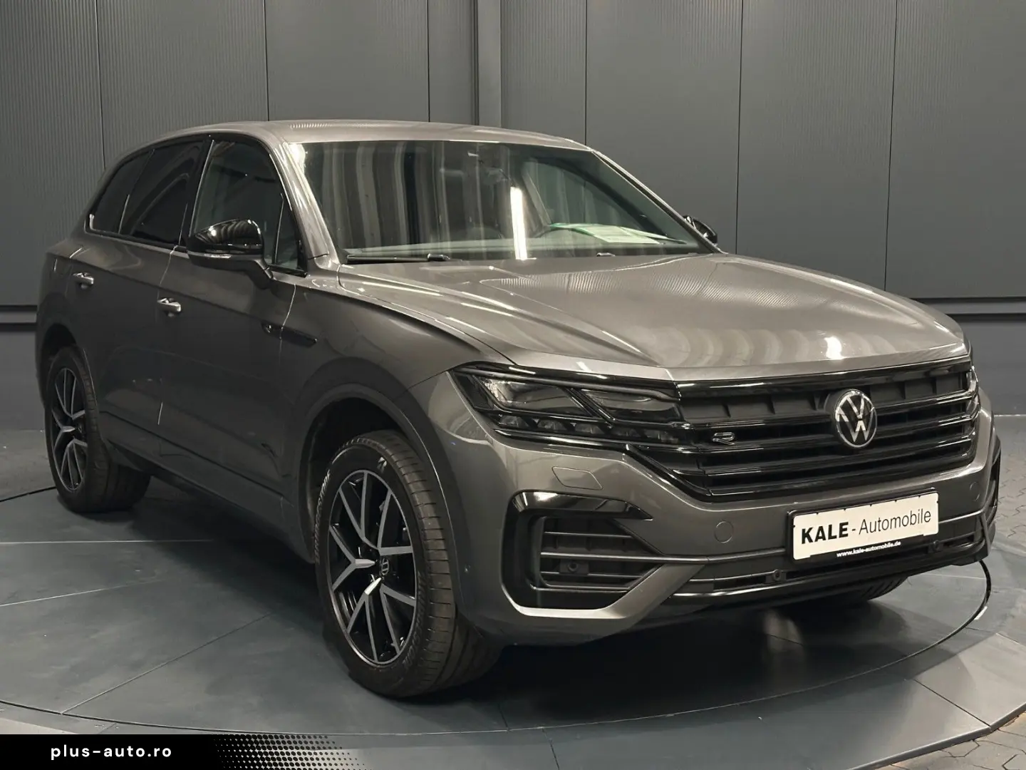 VW Touareg R-Line 4Motion Garantie 12 luni