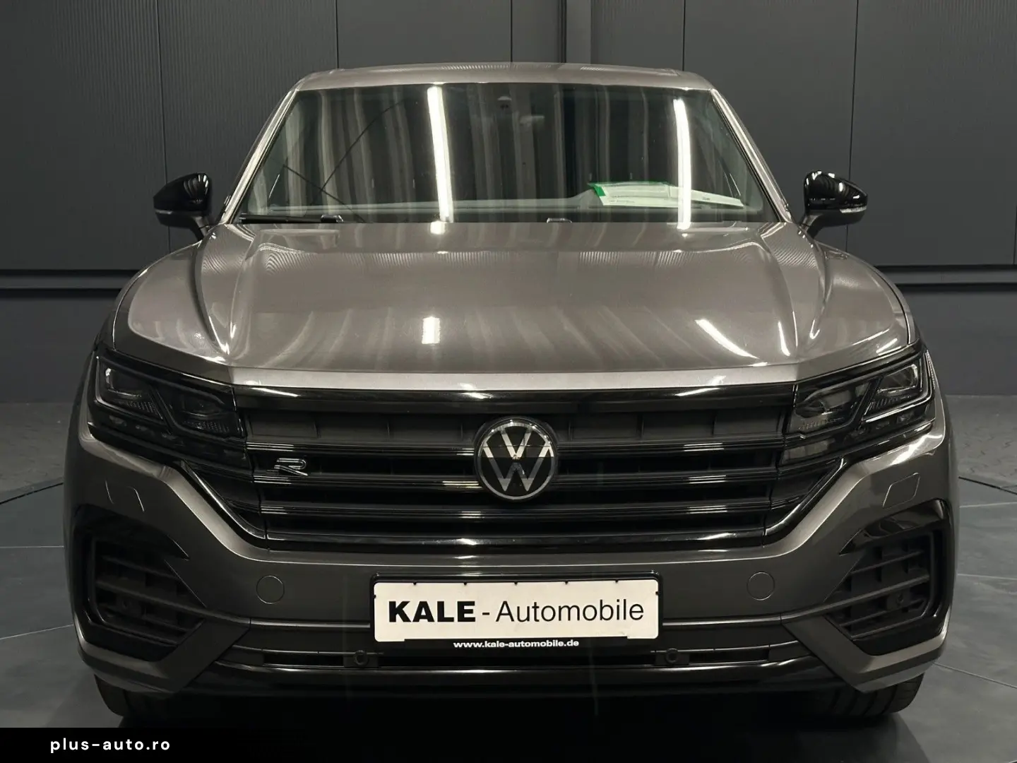 VW Touareg R-Line 4Motion Garantie 12 luni