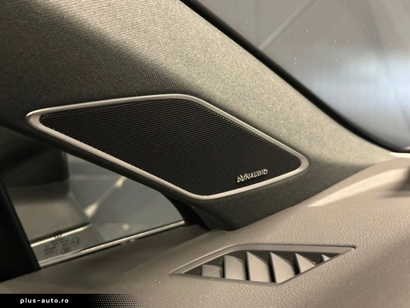 VW Touareg R-Line 4Motion Garantie 12 luni