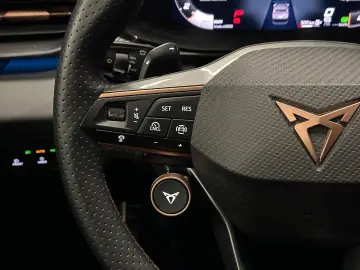 CUPRA Terramar 1.5 eTSI DSG Performance Garantie 12 luni