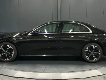 MERCEDES-BENZ E 220 d Avantgarde Garantie 12 luni