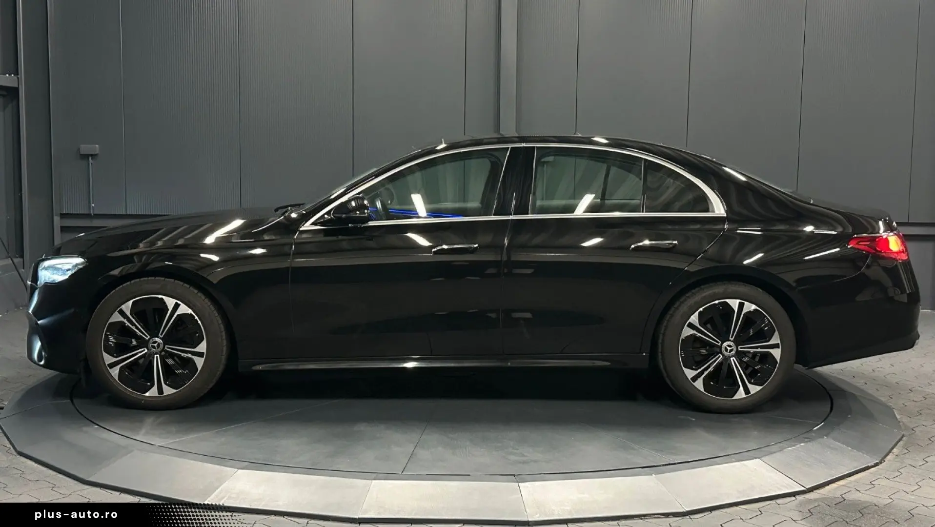 MERCEDES-BENZ E 220 d Avantgarde Garantie 12 luni
