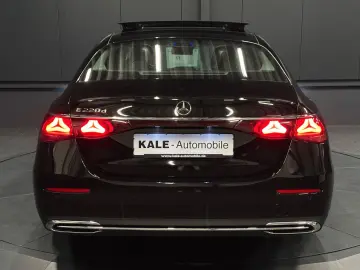 MERCEDES-BENZ E 220 d Avantgarde Garantie 12 luni