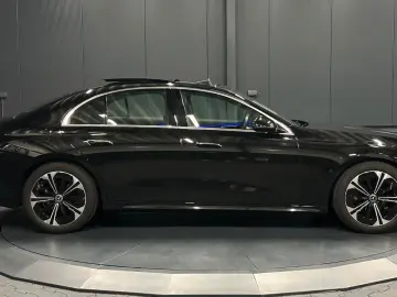 MERCEDES-BENZ E 220 d Avantgarde Garantie 12 luni