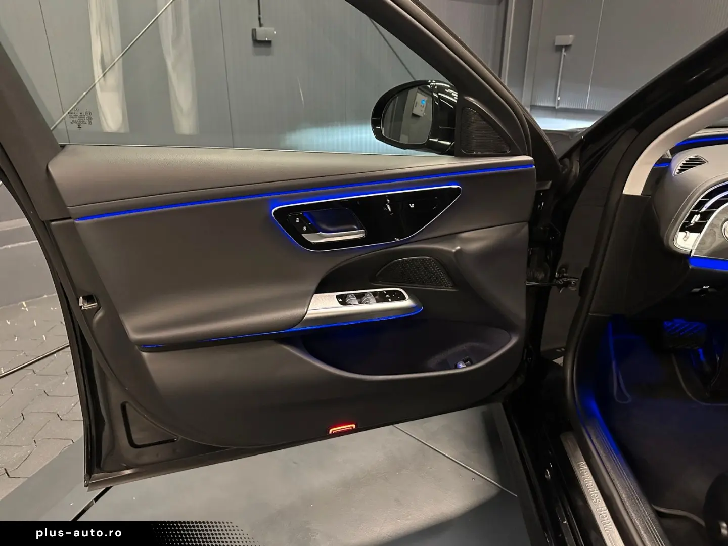 MERCEDES-BENZ E 220 d Avantgarde Garantie 12 luni