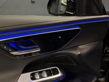 MERCEDES-BENZ E 220 d Avantgarde Garantie 12 luni
