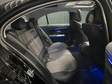 MERCEDES-BENZ E 220 d Avantgarde Garantie 12 luni